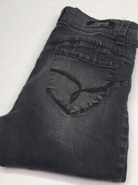 ROYALTY FOR ME WANNA BETTER BUTT SKINNY JEANS 2/26x25 ⭐️